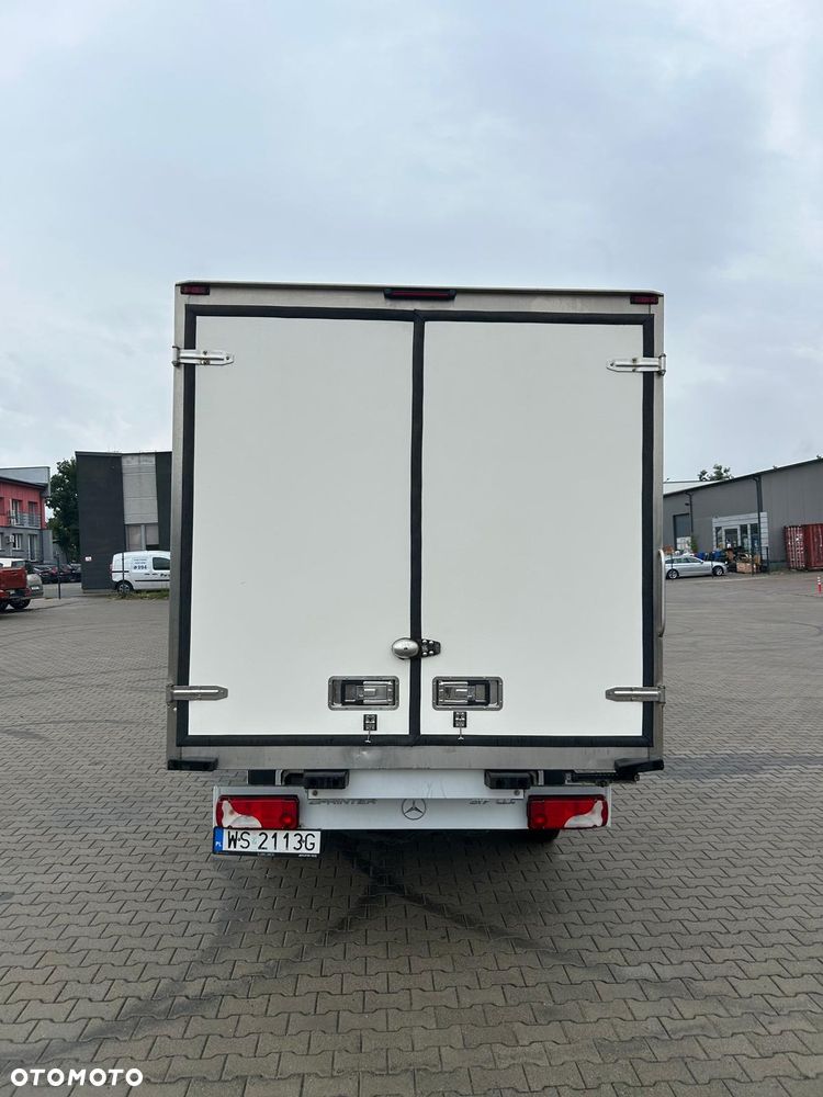 Mercedes-Benz Sprinter - 4