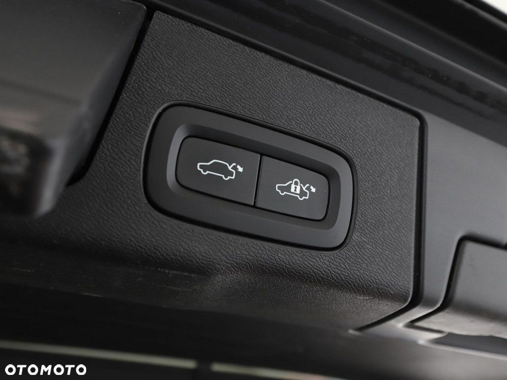 Volvo XC 60 B4 D Geartronic Momentum Pro - 36