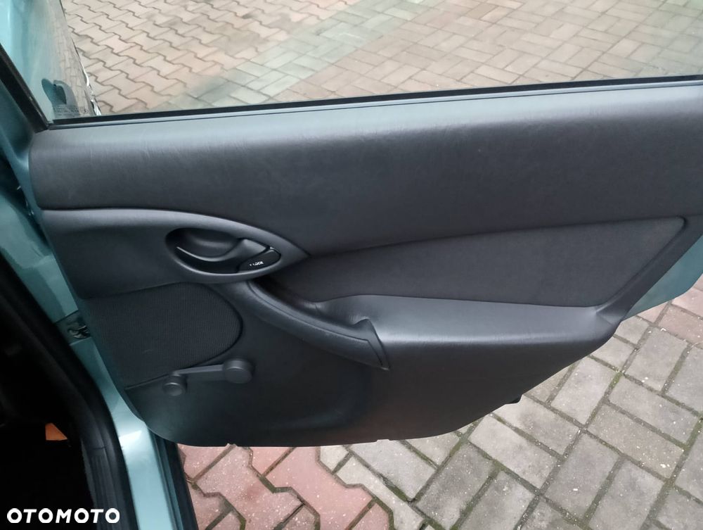 Ford Focus 1.4 Trend - 15