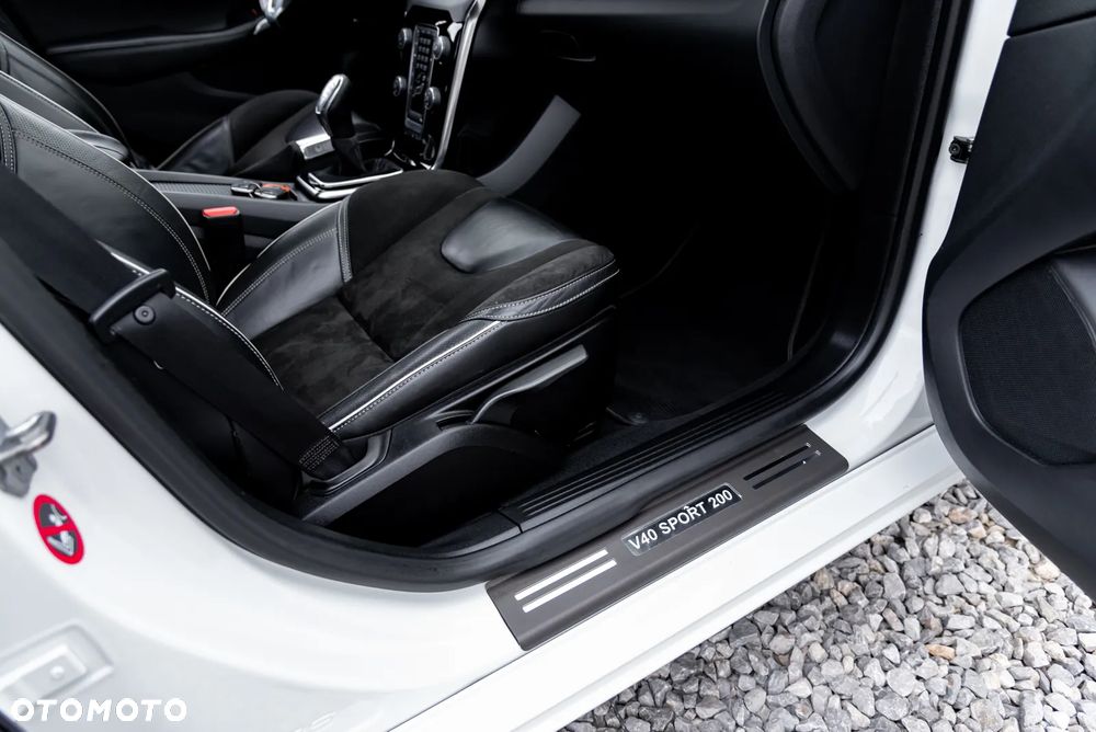 Volvo V40 - 30