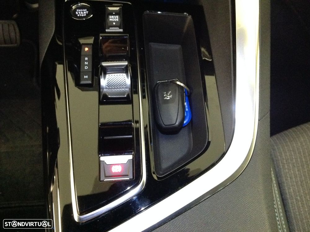 Peugeot 3008 1.5 BlueHDi Allure Pack EAT8 - 31