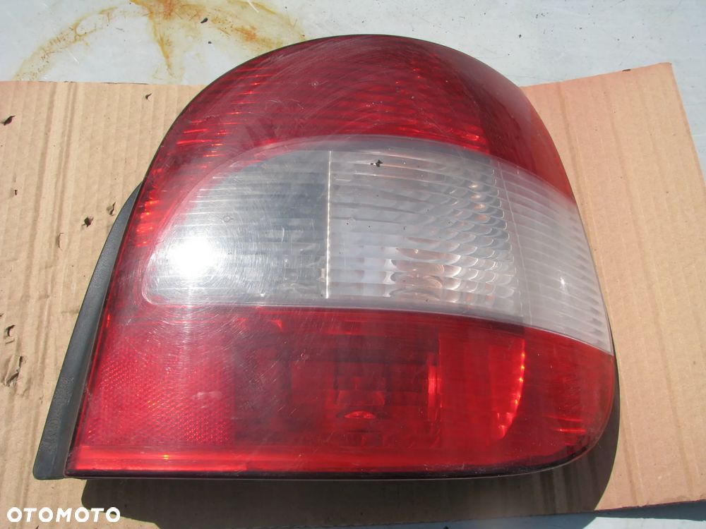 LAMPA PRAWA TYŁ TYLNA RENAULT SCENIC  LIFT