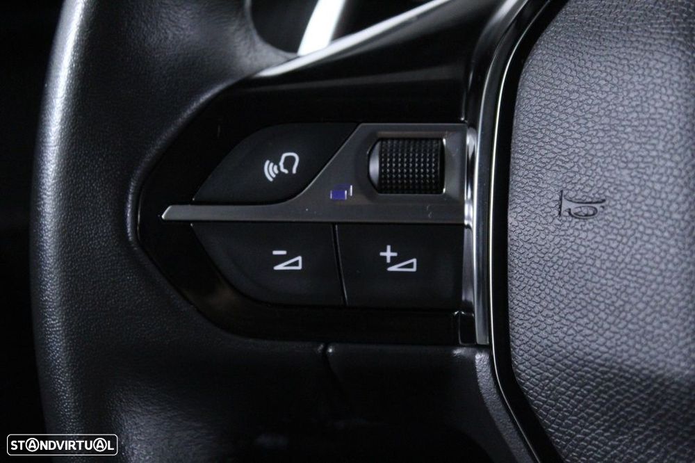 Peugeot 208 1.2 PureTech Allure EAT8 - 22