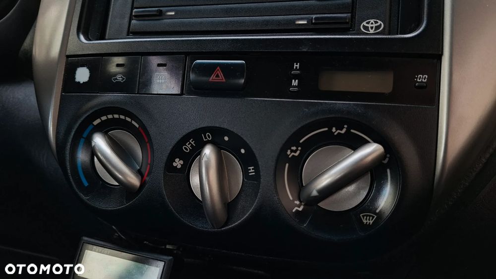 Toyota RAV4 1.8 VVT-i Terra 2WD - 28