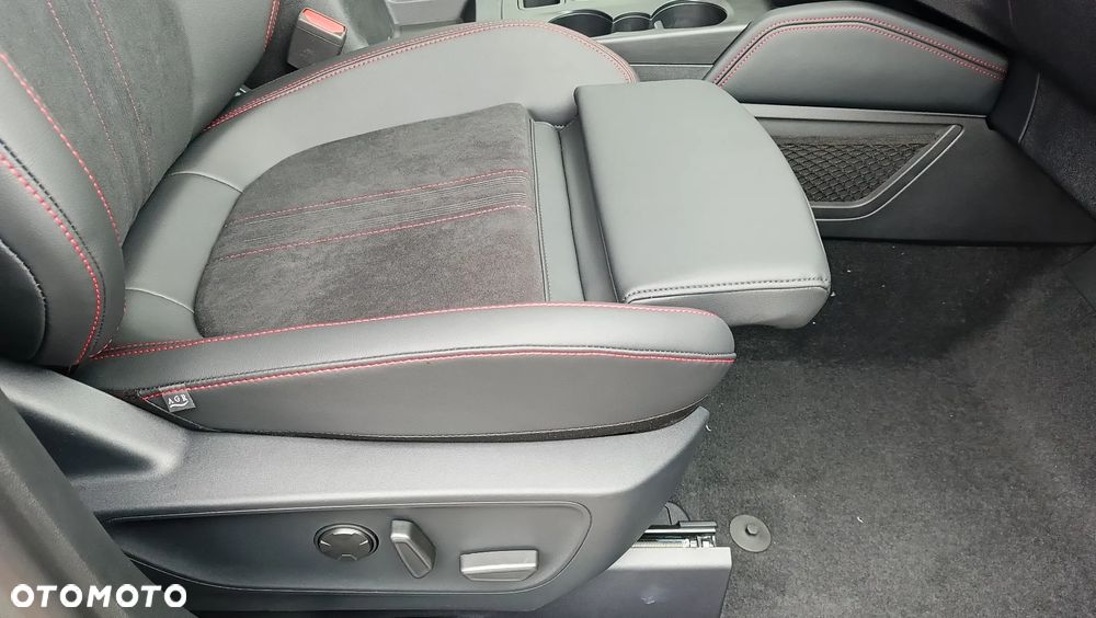 Ford Kuga 2.5 FHEV AWD ST-Line X - 11