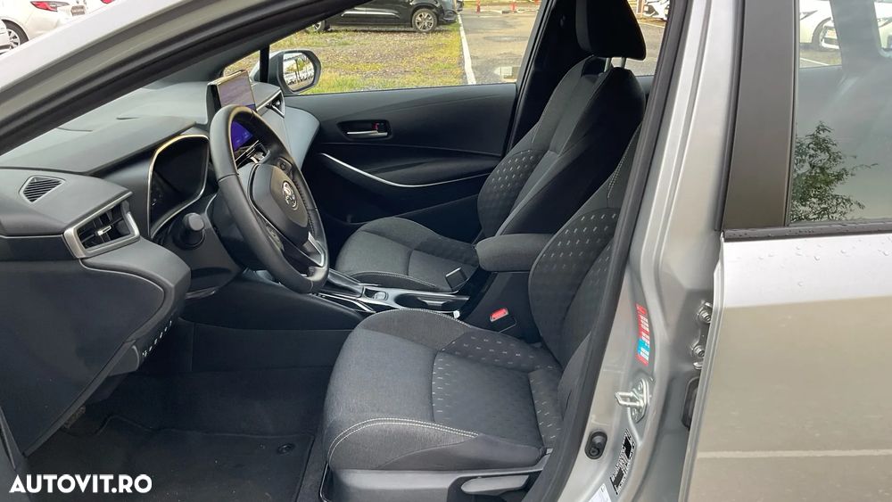 Toyota Corolla 1.8 HSD Business - 12