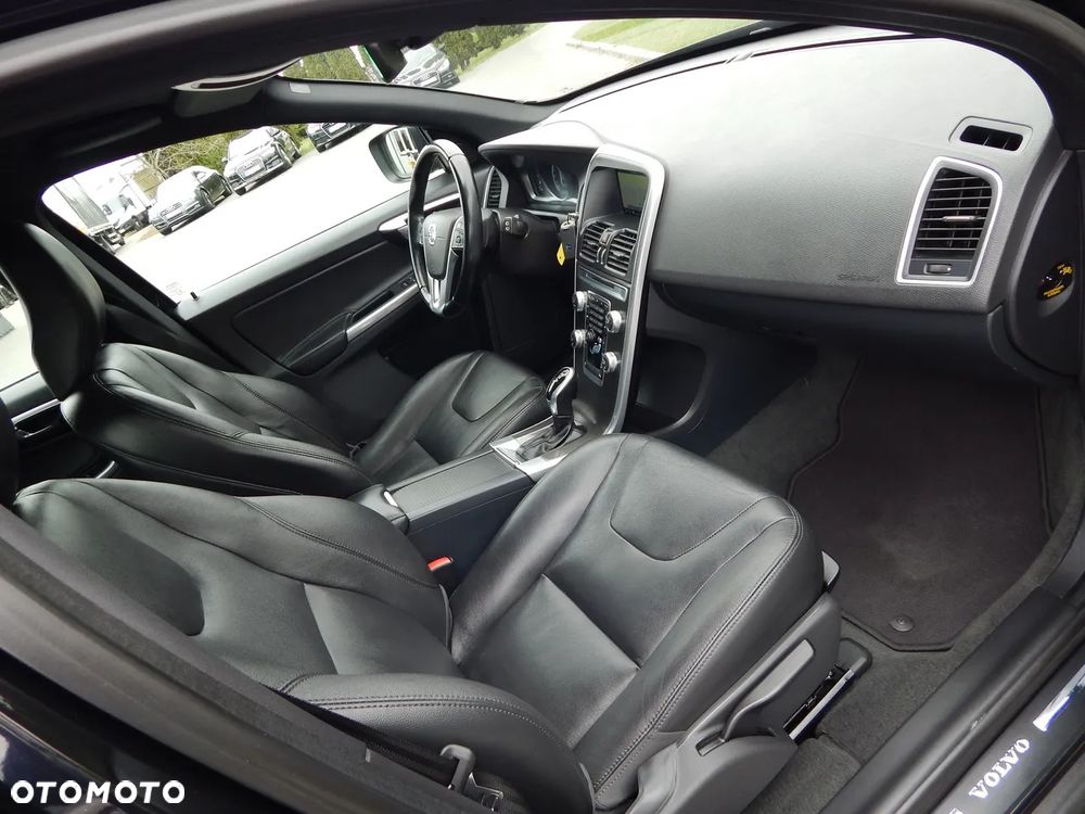 Volvo XC 60 D4 AWD Geartronic Momentum - 10