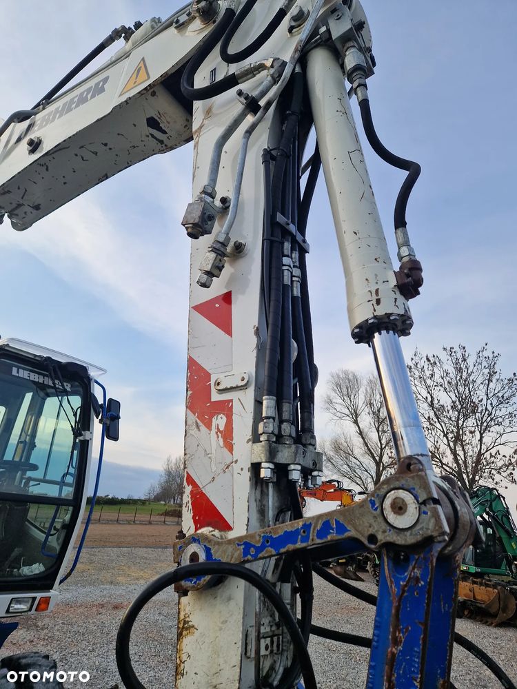 Liebherr A 311 - 16