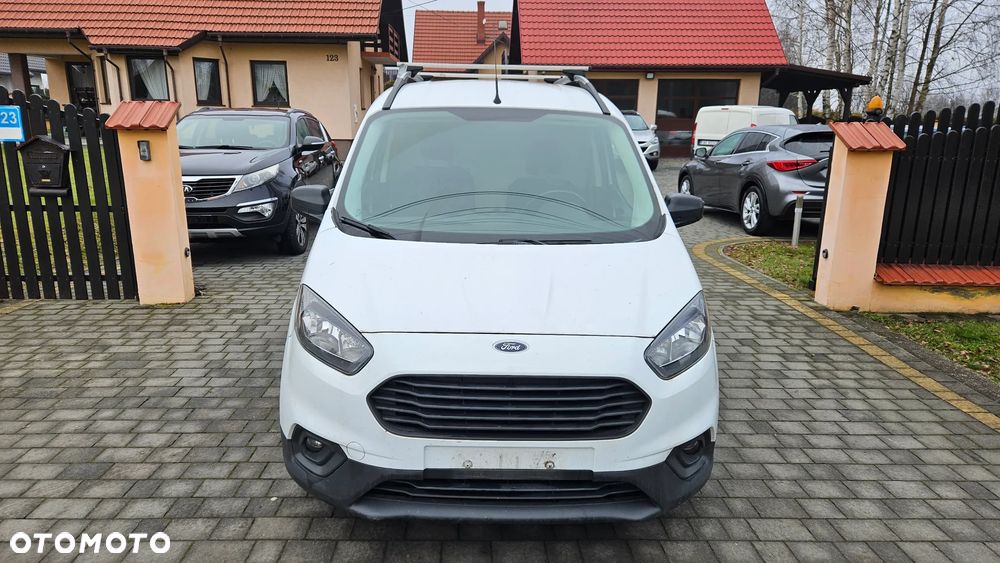 Ford Transit Courier - 2