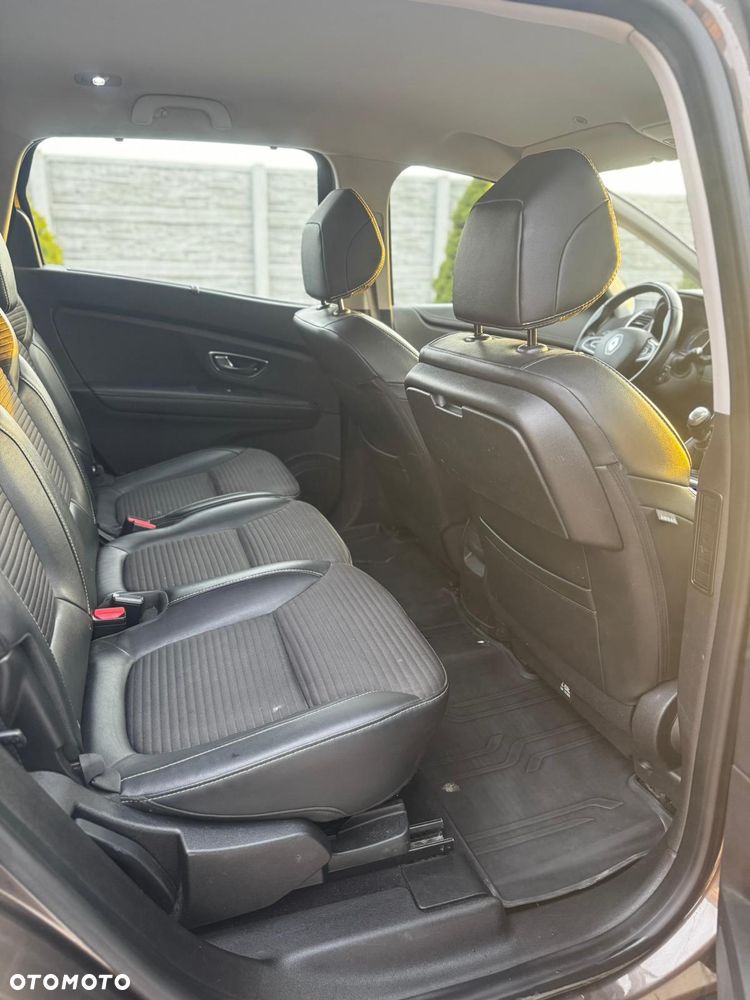 Renault Grand Scenic - 12