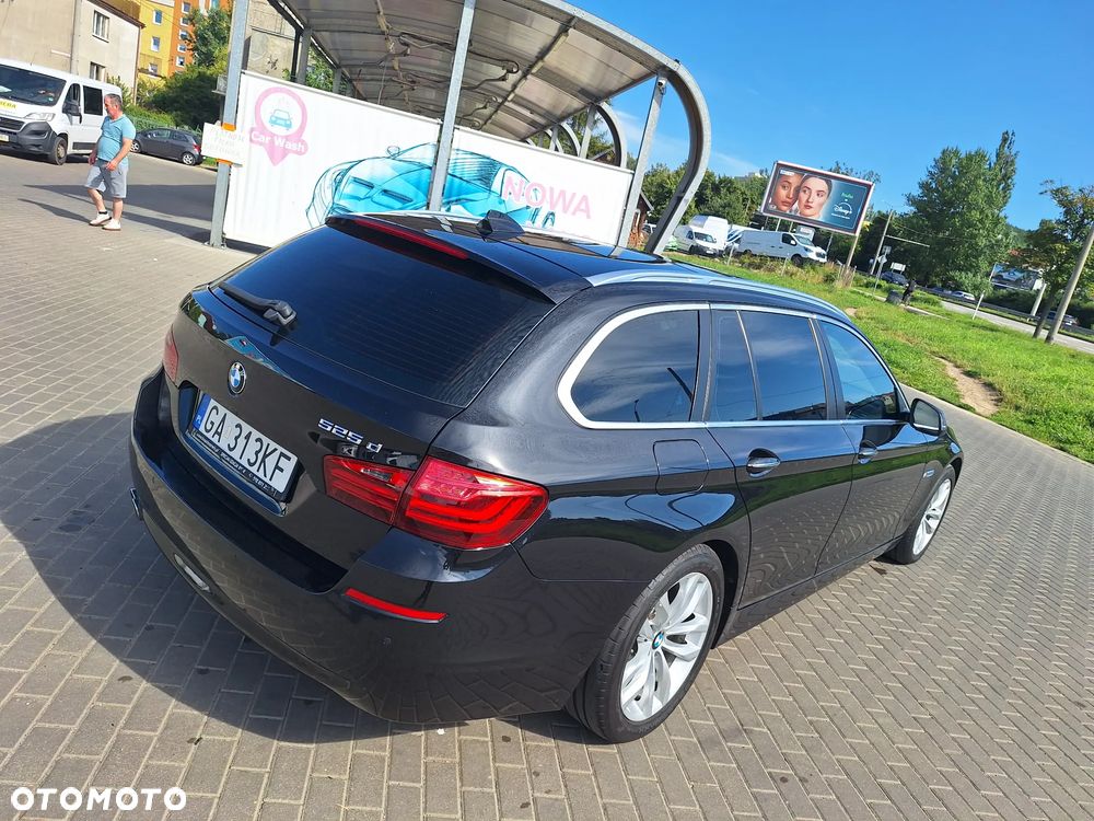 BMW Seria 5 525d - 11