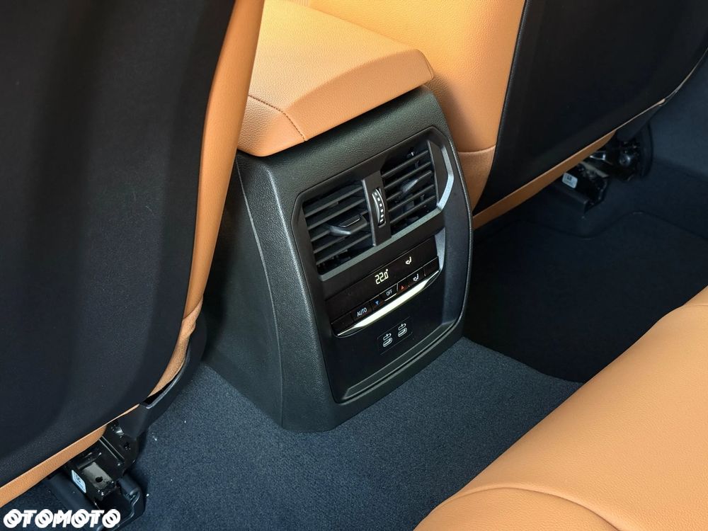 BMW Seria 3 318i M Sport - 25