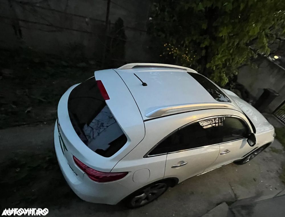 Infiniti FX 30 FX30d 3.0d V6 S Premium AWD - 6