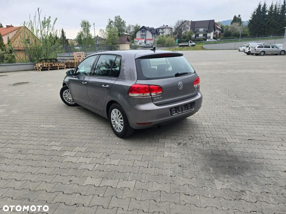 Volkswagen Golf - 6