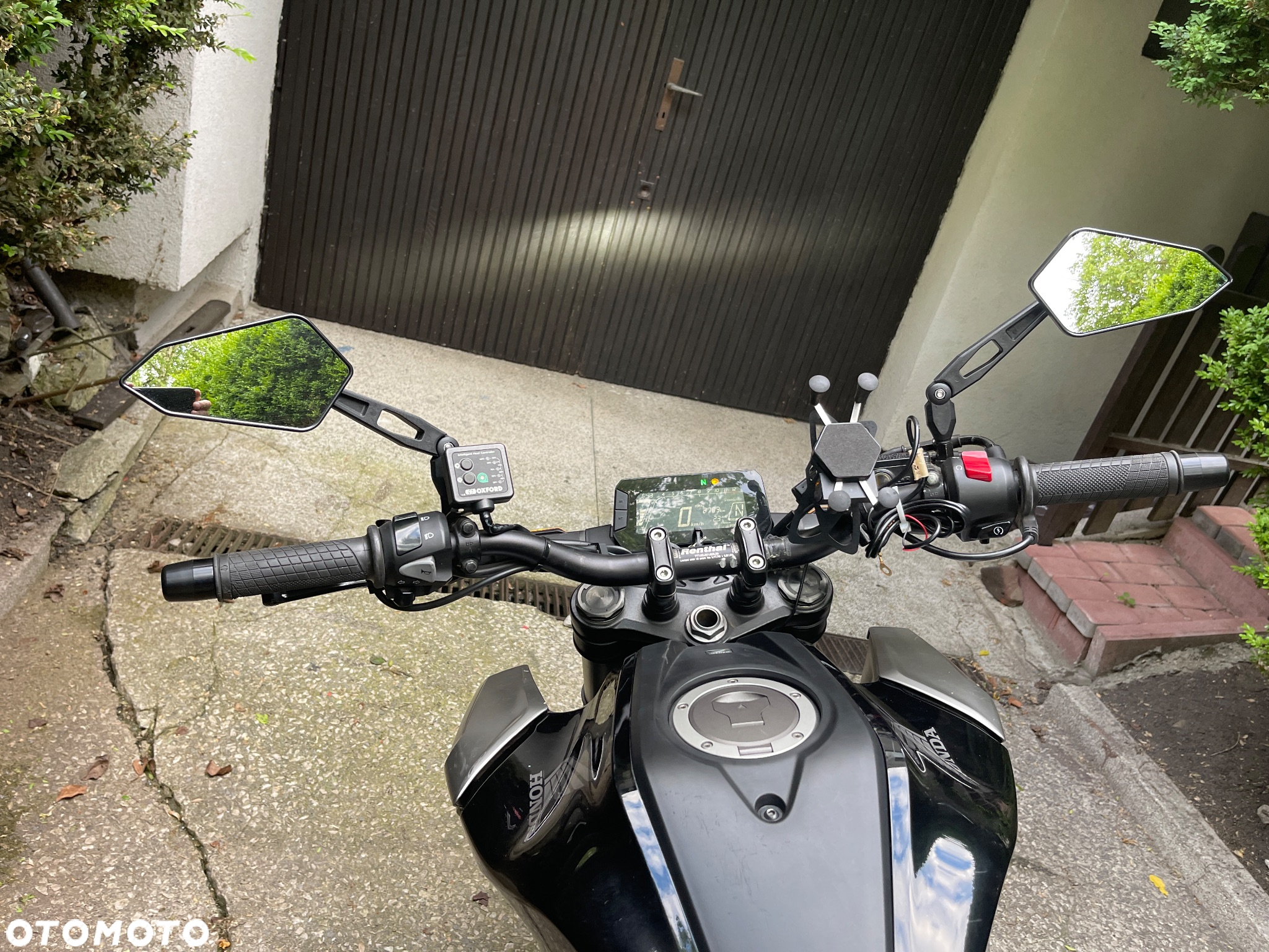 Honda CB - 12