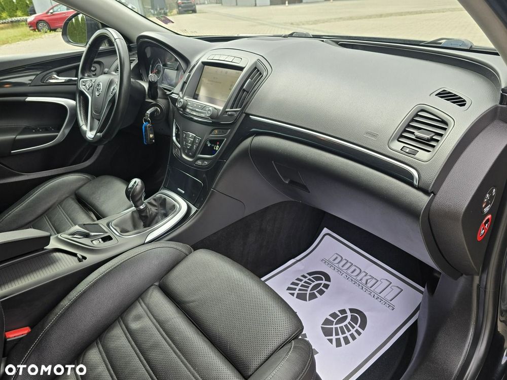 Opel Insignia - 25