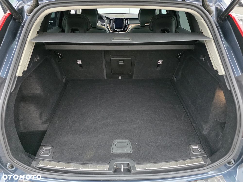 Volvo XC 60 B5 B AWD Plus Bright - 16