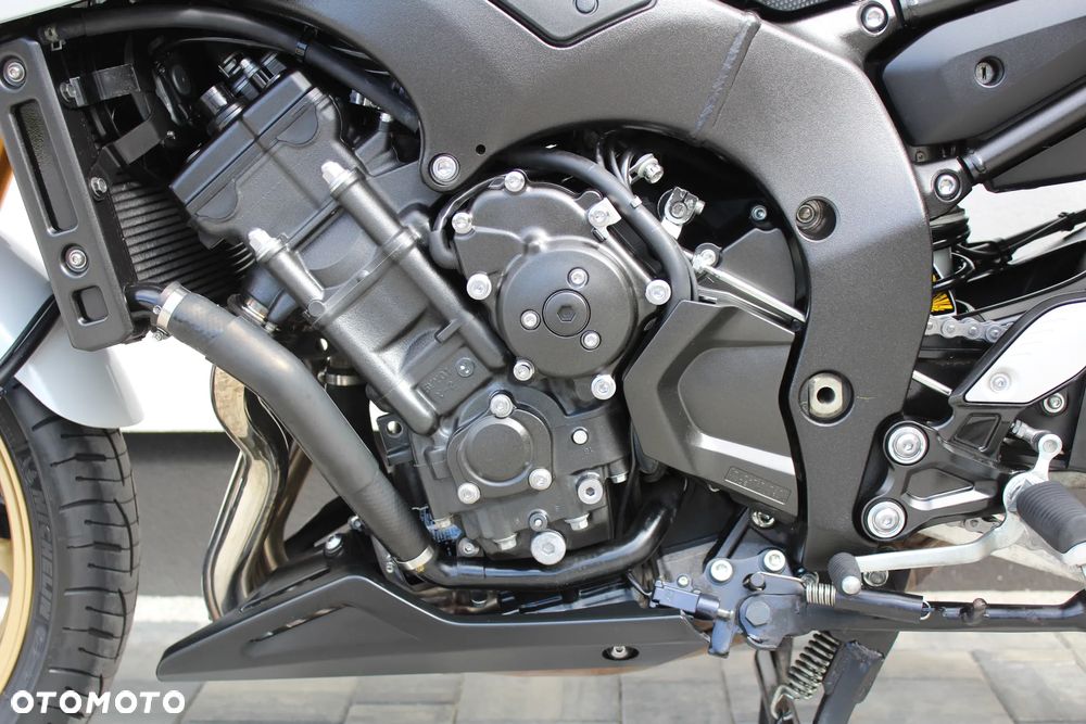 Yamaha FZ8 - 17