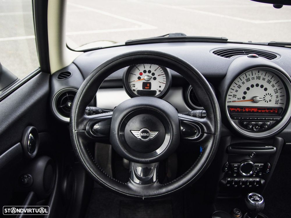 MINI 3 Portas One D - 19