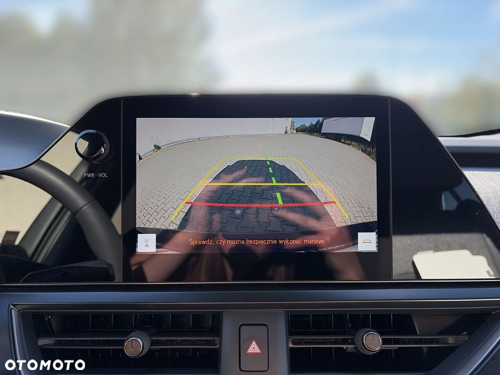 Lexus UX 300h Business - 21