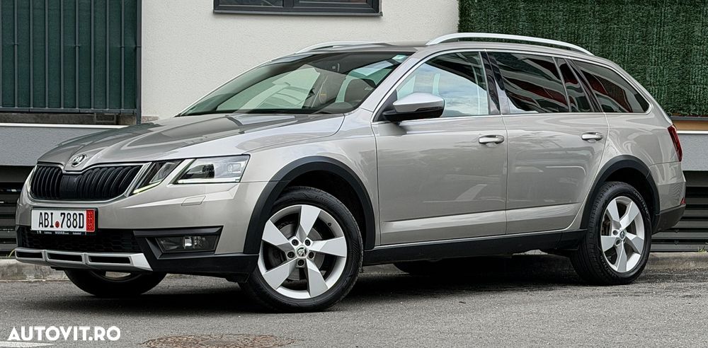 Skoda Octavia Combi 2.0 TDI DSG 4X4 Scout - 2