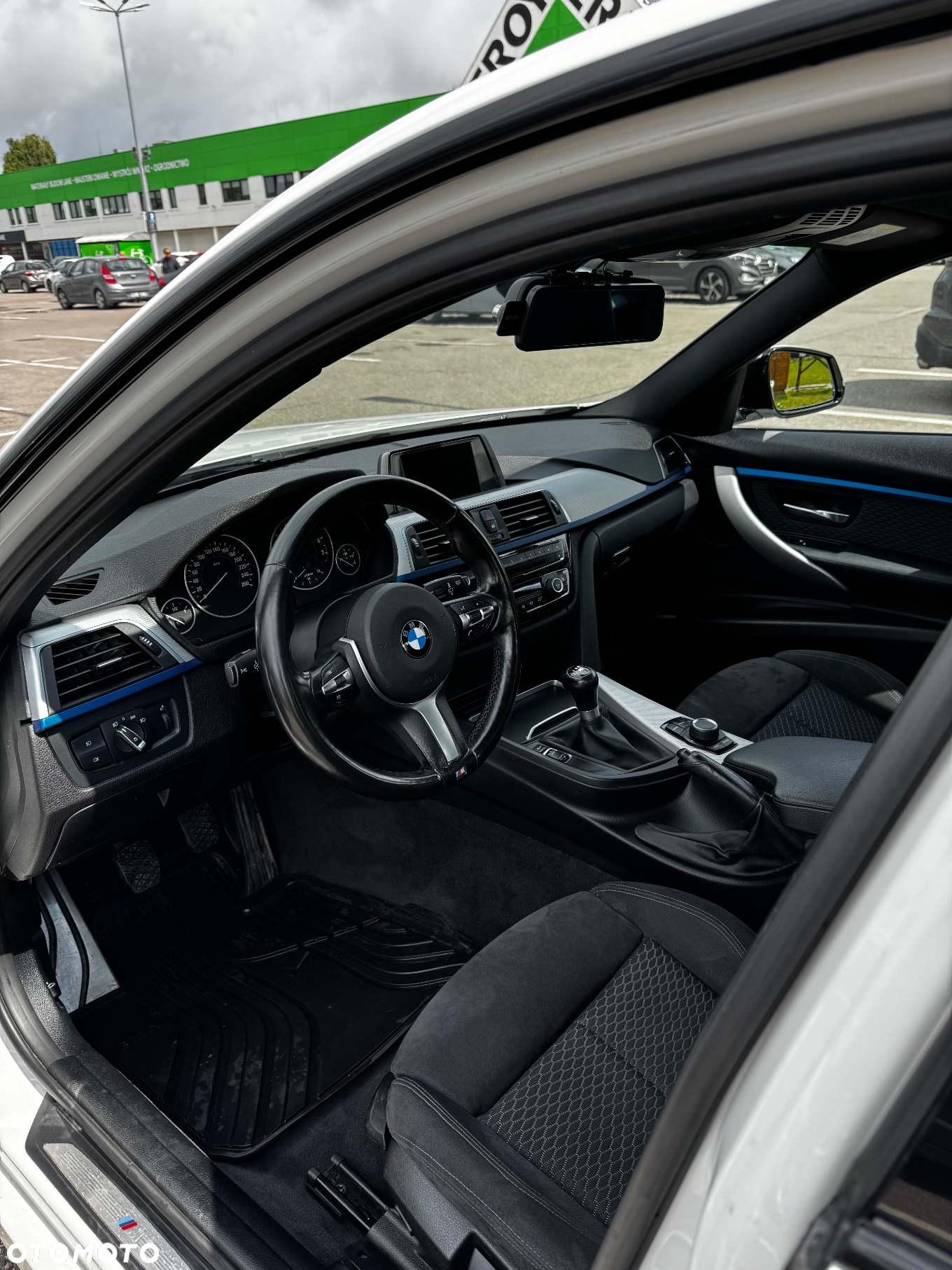 BMW Seria 3 318i - 9