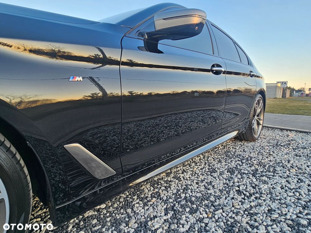 BMW Seria 5 M550i xDrive sport - 16