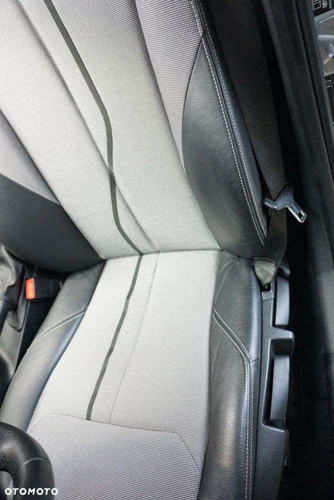 BMW Seria 1 120d Urban Line - 26