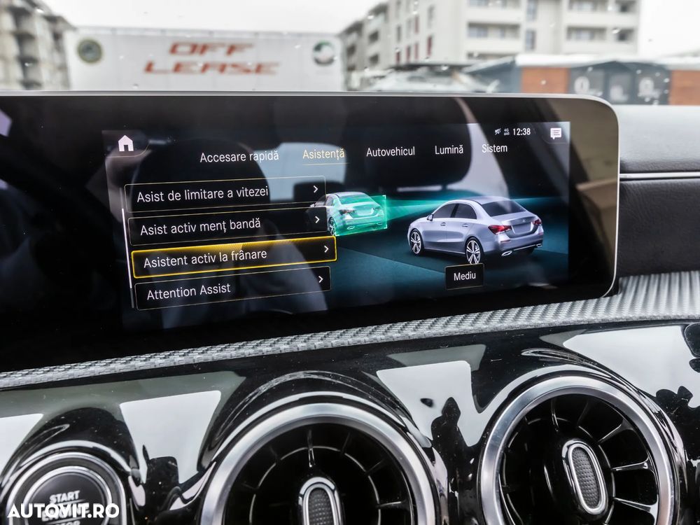 Mercedes-Benz A 180 d Sedan 7G-DCT - 26