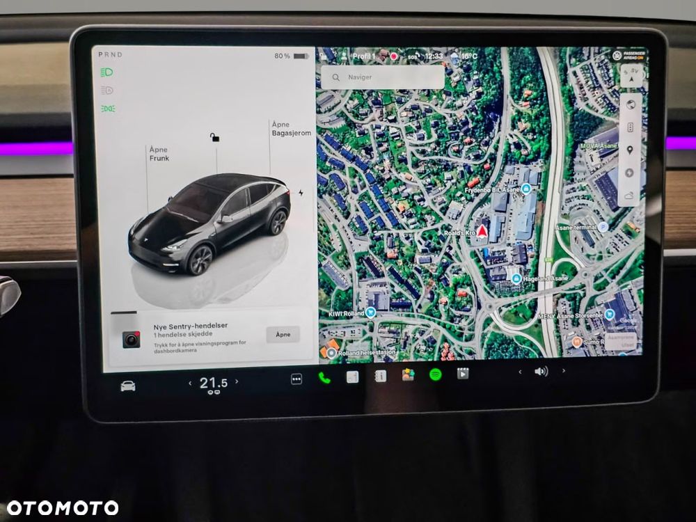 Tesla Model Y Long Range AWD - 26