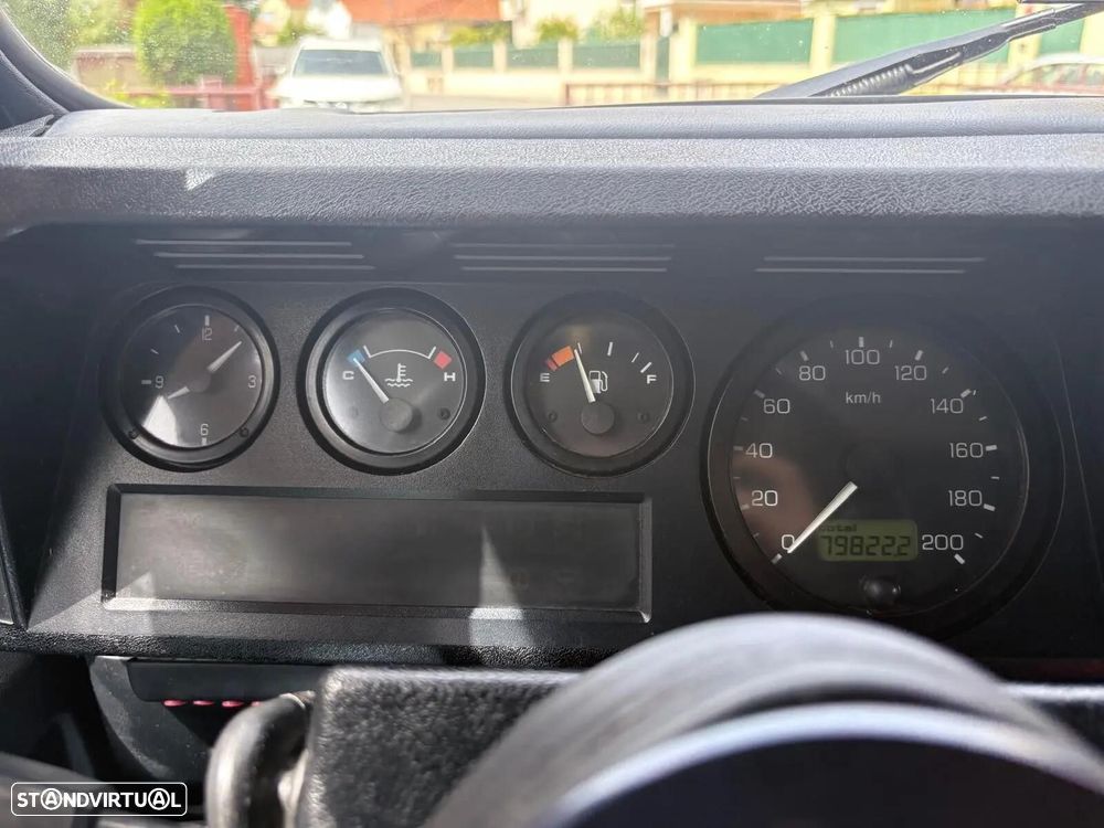 Land Rover Defender 90 2.5 Td5 S - 47