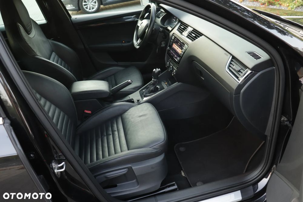 Skoda Octavia 2.0 TDI (Green tec) DSG RS - 33