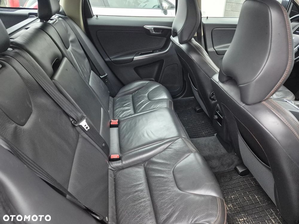 Volvo XC 60 D3 AWD Momentum - 18