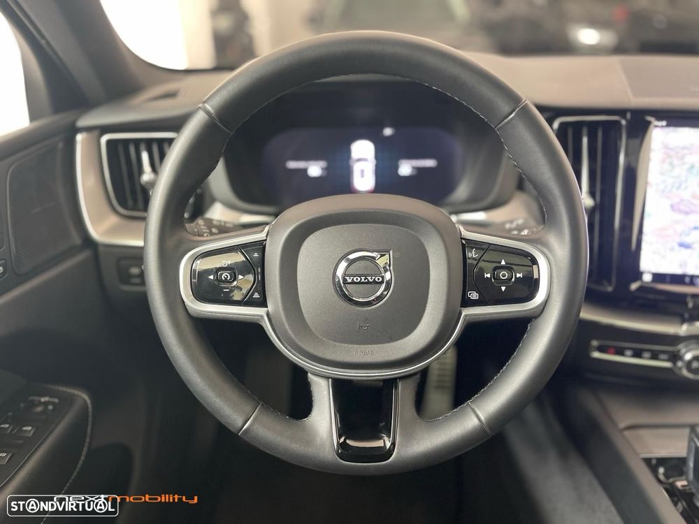 Volvo XC 60 2.0 T6 PHEV R-Design AWD - 14