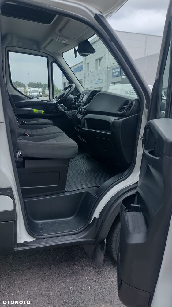 Iveco Iveco Daily 35S18  MIĘDZYNARODÓWKA 10 ep Spanie WEBASTO ASO 3.0 Poduszki 3 osoby - 13