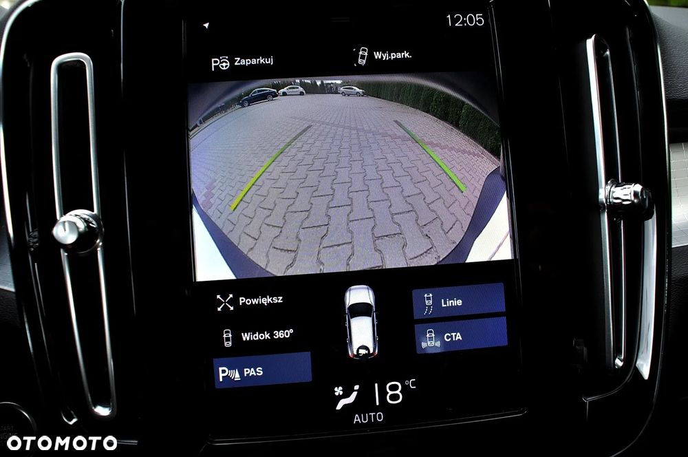 Volvo XC 40 T3 Momentum Pro - 23