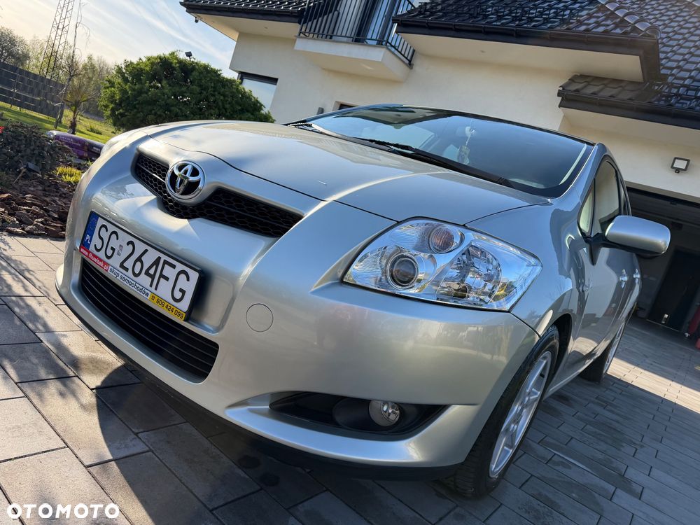 Toyota Auris 1.6 VVT-i Team - 1