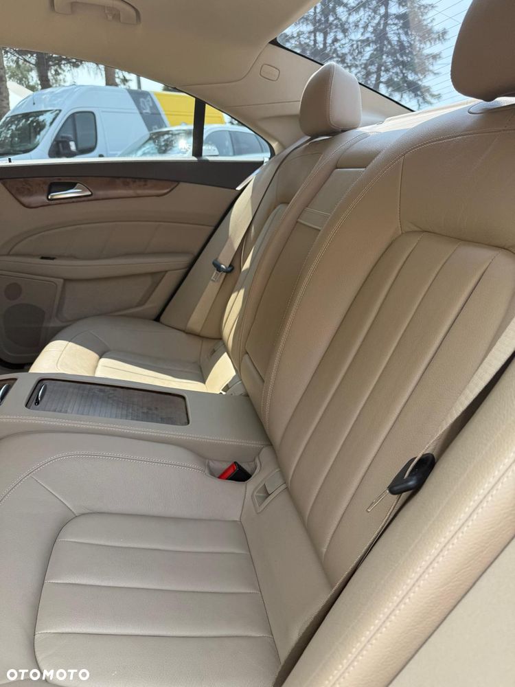 Mercedes-Benz CLS 350 CDI 4-Matic BlueEff - 15