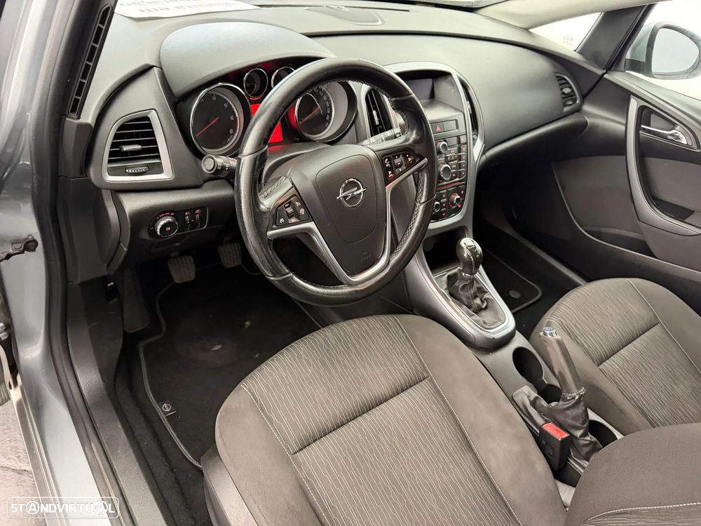 Opel Astra Sports Tourer - 6