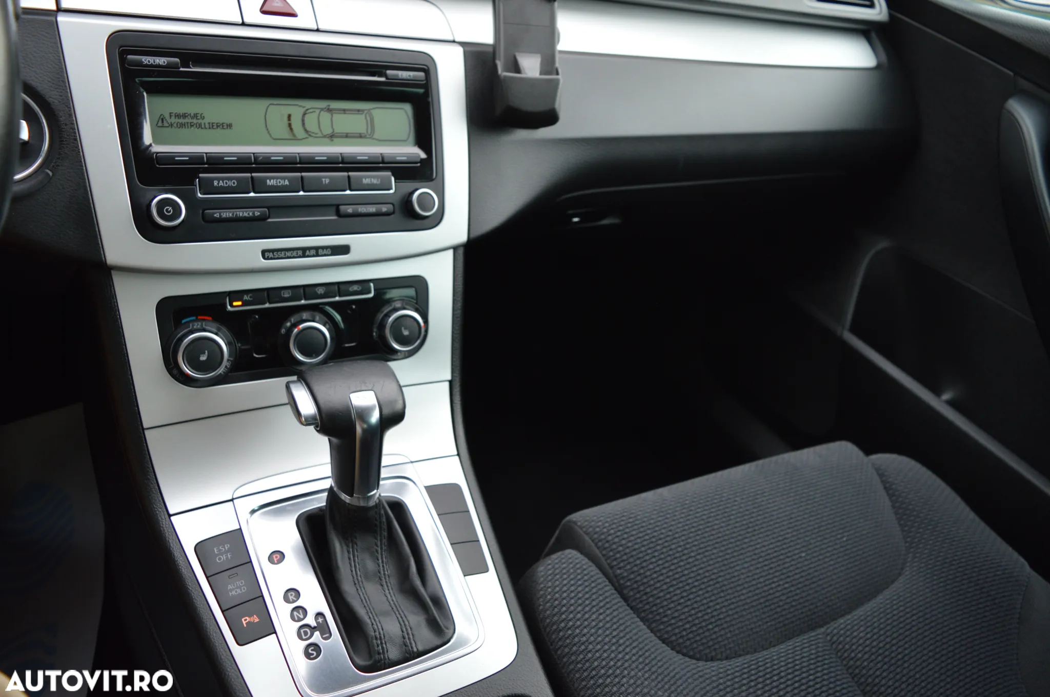Volkswagen Passat Variant 2.0 TDI Blue TDI DSG Comfortline - 33