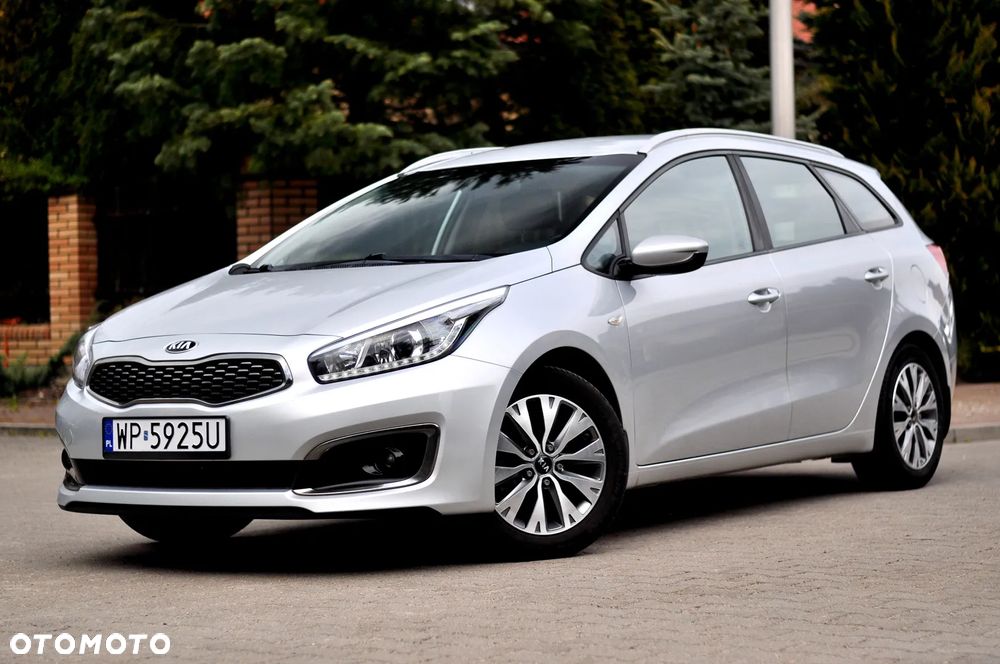Kia Ceed 1.4 CVVT Dream Team Edition - 10