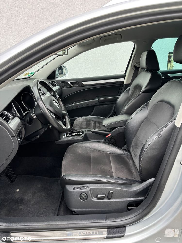 Skoda Superb 2.0 TDI Green tec DSG Elegance - 6