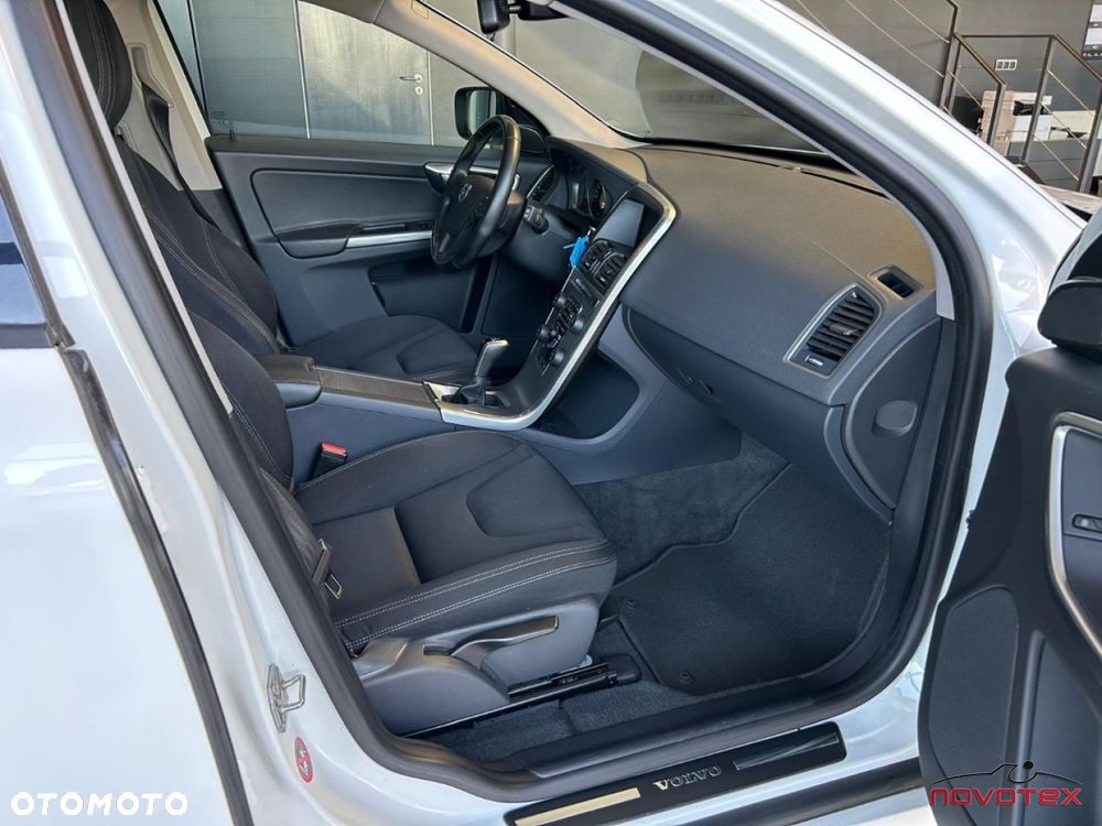 Volvo XC 60 D3 Drive-E Momentum - 13
