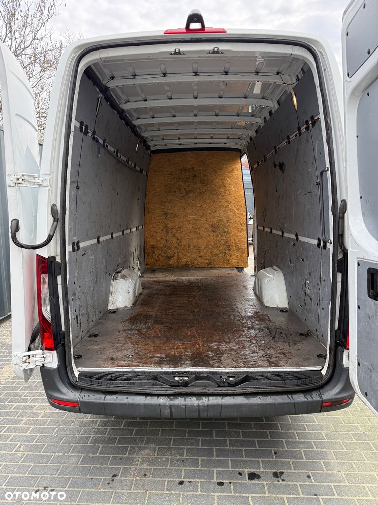Mercedes-Benz Sprinter 319 - 6