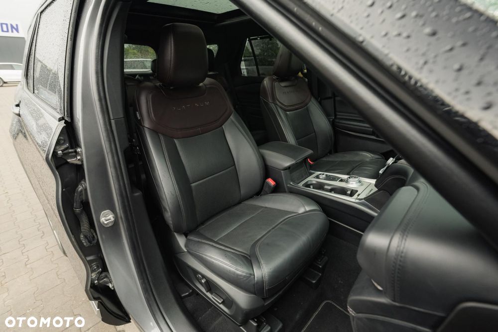 Ford Explorer - 16