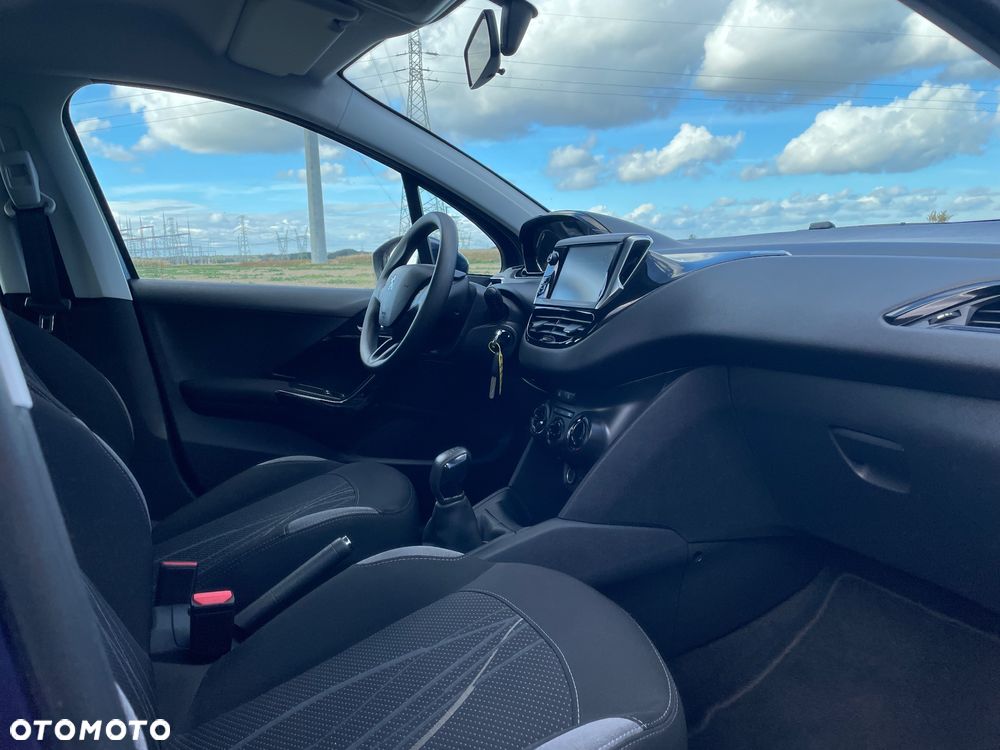 Peugeot 208 - 19