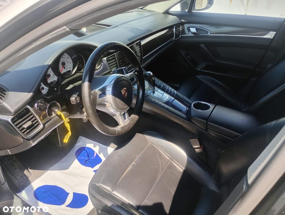 Porsche Panamera 4S PDK - 9