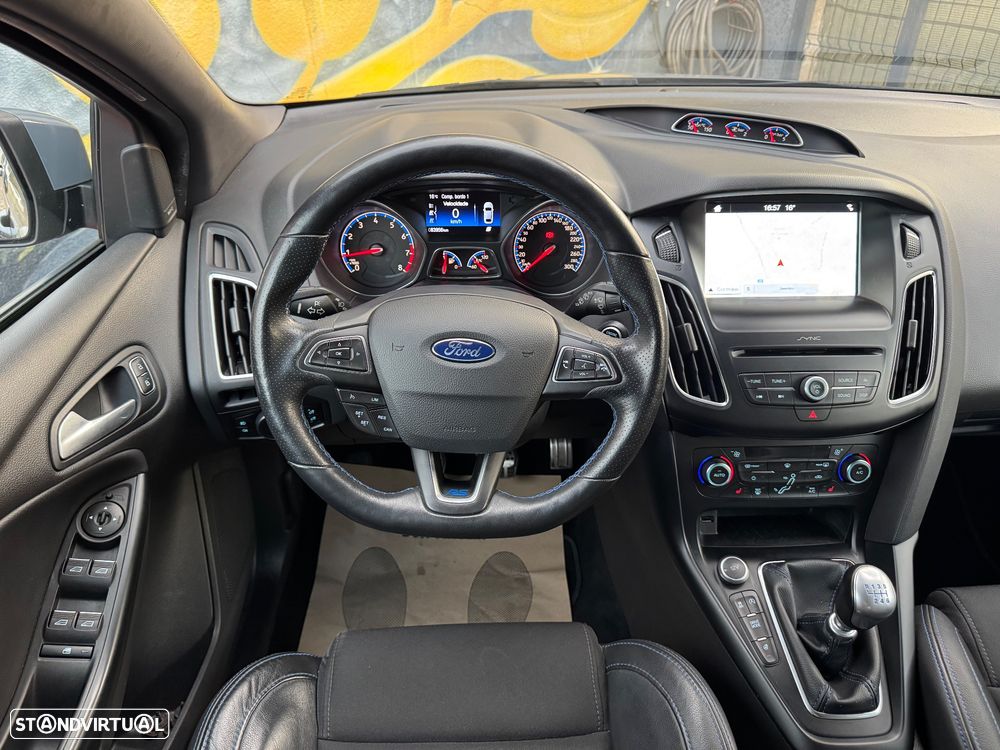 Ford Focus 2.3 EcoBoost RS - 20