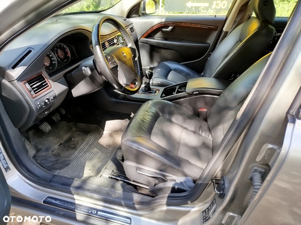 Volvo V70 2.0D Momentum - 9