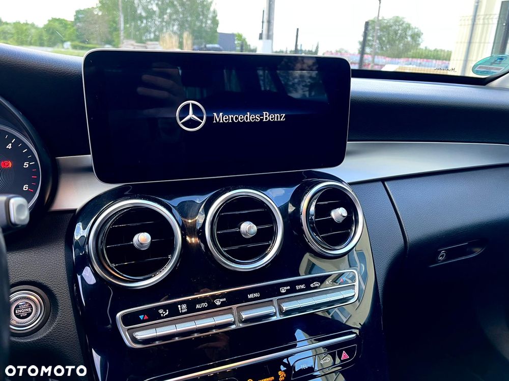 Mercedes-Benz Klasa C 200 d 9G-TRONIC - 17